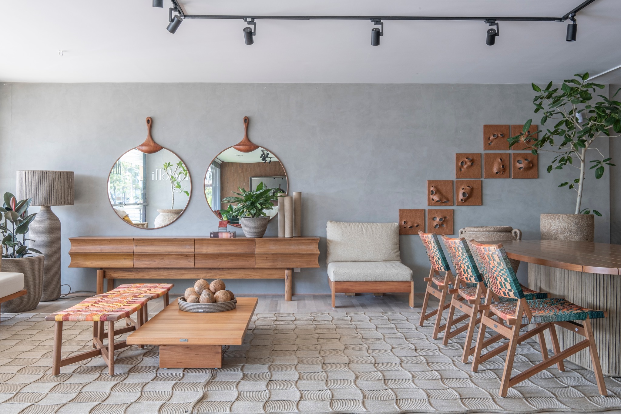 Just in time for patio season: Tidelli’s Pentagramma Collection brings an artist’s eye to outdoor living.
Created in collaboration with Francesco Maccapani Missoni, each piece is a study in rhythm, color, and craftsmanship—where bold rope patterns meet sculptural silhouettes. Designed to be mixed, matched, and lived with, it’s a collection that turns your outdoor space into a design statement.
#Tidelli #PentagrammaCollection #OutdoorDesign #FrancescoMissoni #DesignCollaboration #PatioSeasonStyle #ArtfulLiving #ModernOutdoor #EditorialDesign #SummerSpaces